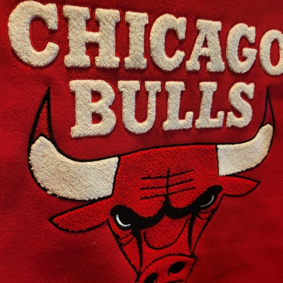 Chicago Bulls NBA Ultra Game Red Bomber Jacket - Size Small - Picture 8 of 10